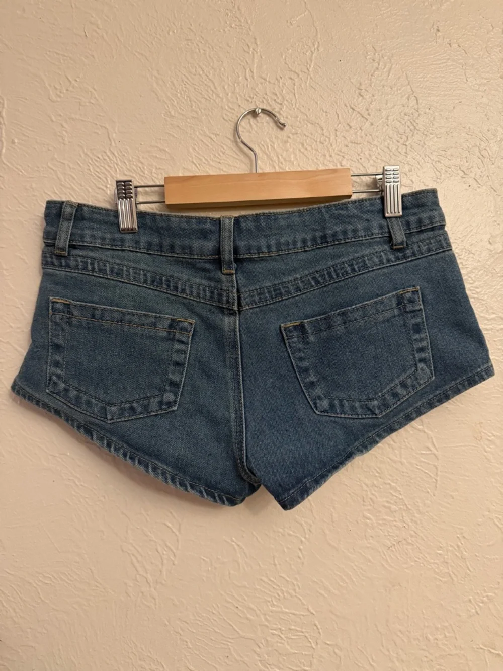 Edikted Denim Shorts - Picture 5 of 7